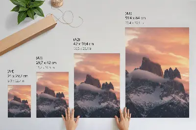 Affiche décorative coucher de soleil sur les montagnes avec brouillard, harmonie et mystère