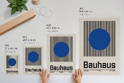 Impression sur toile Un grand cercle bleu sur des lignes noires et blanches
