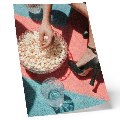 Décoration murale Tapis coloré, popcorn, verre, silhouette élégante