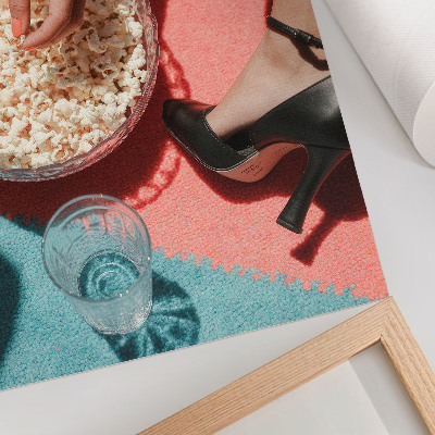 Décoration murale Tapis coloré, popcorn, verre, silhouette élégante