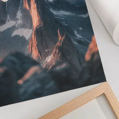 Décoration murale montagnes baignées par la lumière du coucher de soleil aux teintes pastel