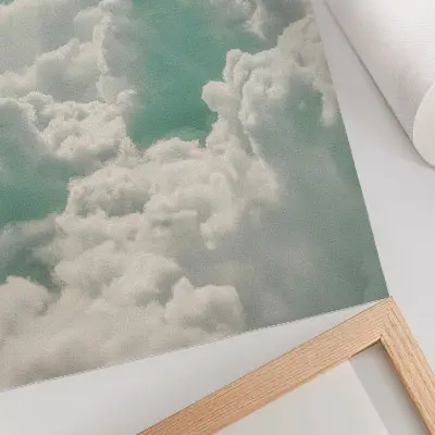 Décoration murale représentant des nuages dans un ciel bleu symbolisant la paix et l'harmonie