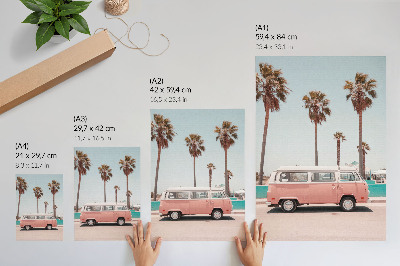 Impression sur toile Voiture rose, ciel bleu, grands palmiers