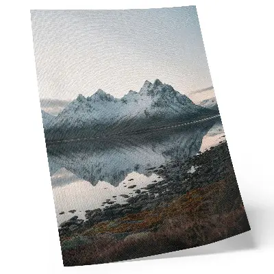 Décoration murale vue sur la montagne avec reflet dans un miroir sur eau calme