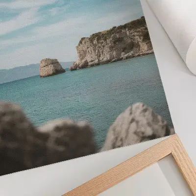 Décoration murale représentant des falaises, la mer et un ciel bleu