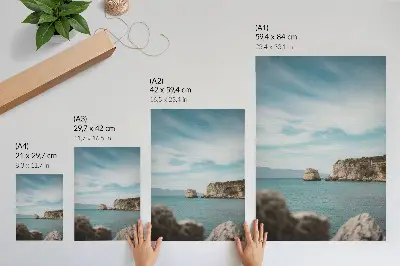 Décoration murale représentant des falaises, la mer et un ciel bleu