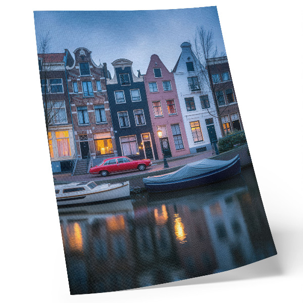 Impression sur toile Immeubles colorés, ambiance du soir, reflets dans l'eau