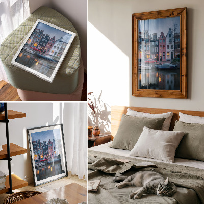 Impression sur toile Immeubles colorés, ambiance du soir, reflets dans l'eau
