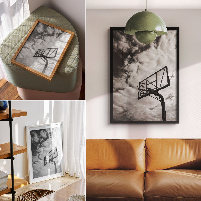 Impression sur toile Ciel contrasté, nuages, vie citadine en panier
