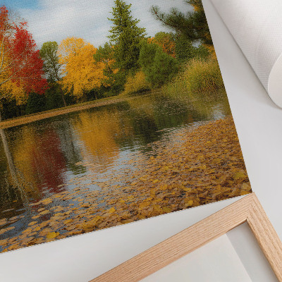 Impression sur toile Arbres colorés au bord du lac, ambiance automnale