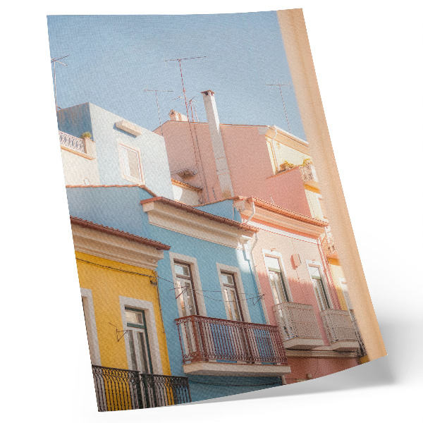 Impression sur toile Maisons aux teintes pastel, balcons étroits, détails subtils
