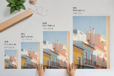 Impression sur toile maisons aux teintes pastel avec des balcons étroits aux détails subtils