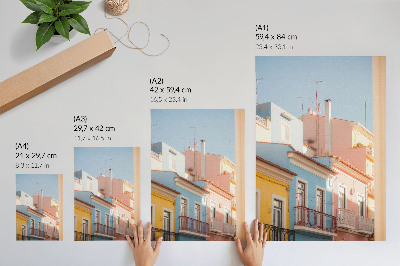 Impression sur toile Maisons aux teintes pastel, balcons étroits, détails subtils