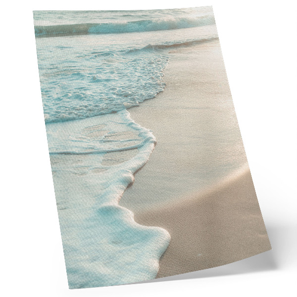 Affiche décorative Des vagues qui caressent doucement le sable, une atmosphère calme