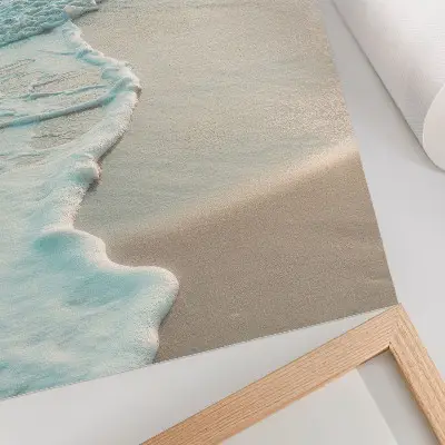 Affiche décorative vagues qui caressent doucement le sable dans une atmosphère calme