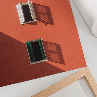 Affiche décorative Mur orange, trois fenêtres, stores verts