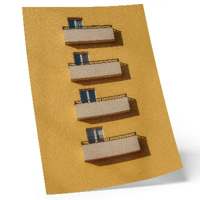 Impression sur toile façade jaune à quatre balcons au style minimaliste