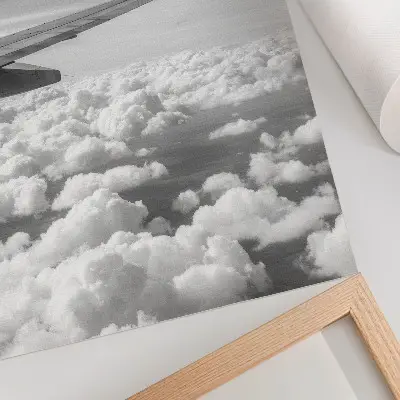 Affiche décorative aile d'avion au-dessus des nuages en noir et blanc