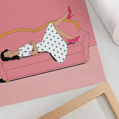 Décoration murale scène de détente paisible avec une femme sur un canapé rose