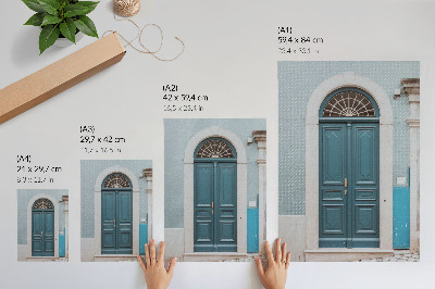 Affiche décorative Porte bleue avec éléments architecturaux blancs