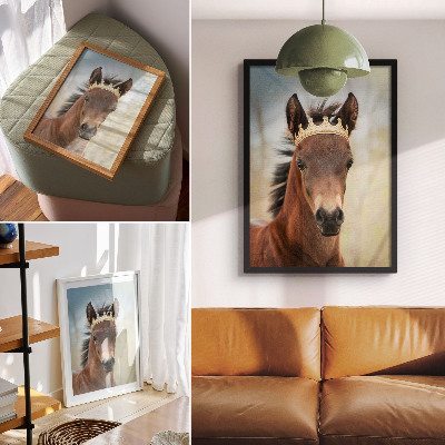 Impression sur toile Un cheval couronné sur fond neutre