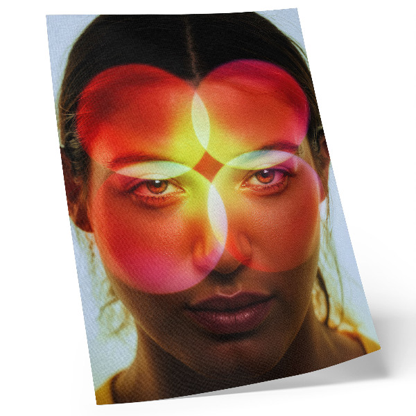 Affiche décorative Visage humain avec des cercles d'énergie colorés