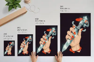 Impression sur toile main tenant un poignard avec détails scintillants