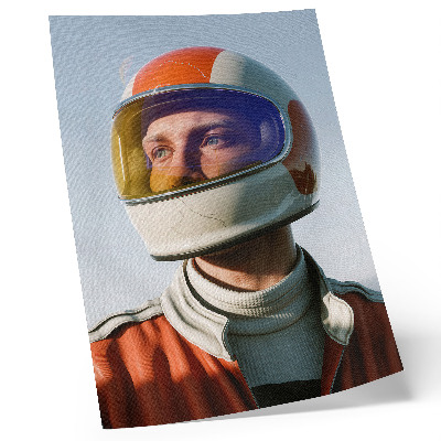 Affiche décorative Une silhouette portant un casque spatial, atmosphère futuriste