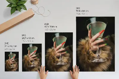 Décoration murale main avec ongles colorés en verre soufflé