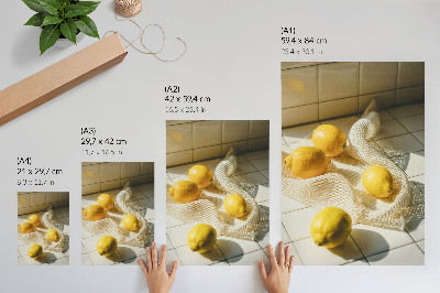 Décoration murale Citrons sur une grille métallique dans un décor de cuisine