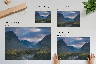 Affiche montagnes dans les nuages bleus sur le thème de la nature et de la paix
