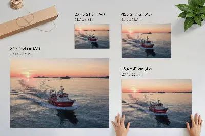 Affiche et poster coucher de soleil sur la mer calme avec des bateaux en mouvement