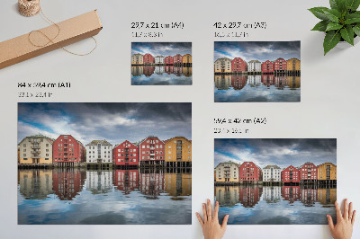 Affiche décorative Des bâtiments colorés au bord de l'eau - une composition harmonieuse
