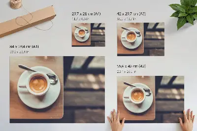 Affiche et poster une tasse d'expresso sur une table en bois avec contraste
