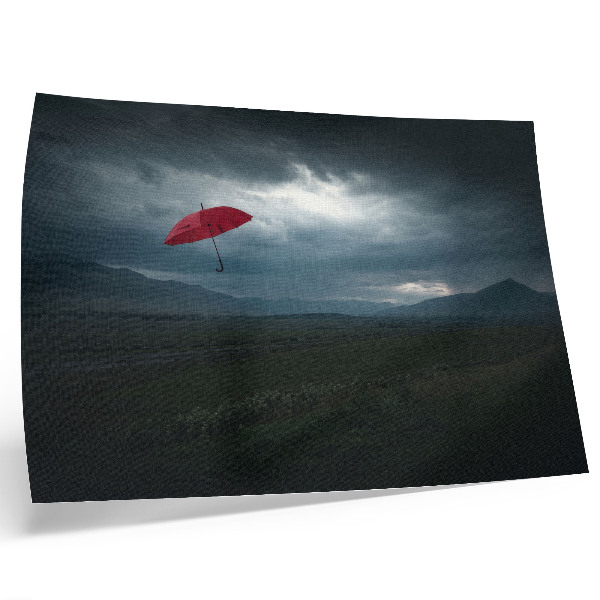 Affiche et poster Parapluie rouge, nuages ​​sombres, paysage de montagnes