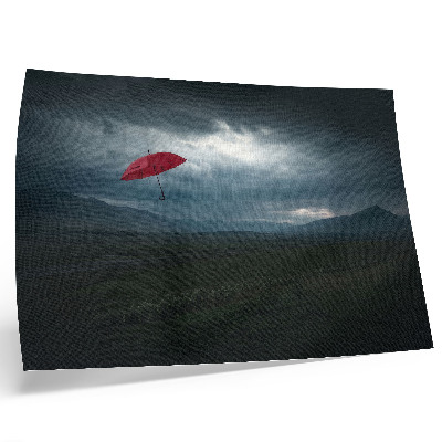 Affiche et poster Parapluie rouge, nuages ​​sombres, paysage de montagnes