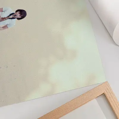 Affiche décorative minimalisme aux couleurs vives évoquant le calme et la musique à la porte