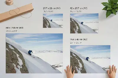 Affiche et poster skieurs sur sommets enneigés sous un ciel bleu harmonieux