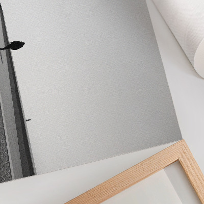 Affiche Silhouette minimaliste, ombres marquées, espace moderne