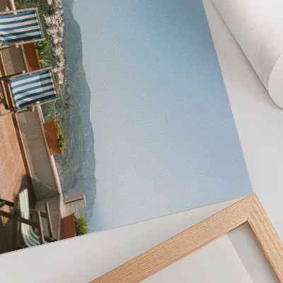 Affiche et poster Chaises longues sur la terrasse avec vue sur les montagnes