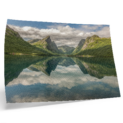 Affiche et poster Montagnes pittoresques surplombant le lac, reflet limpide