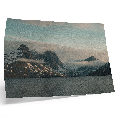 Affiche Montagnes monumentales à l'ombre de la paix et des nuages