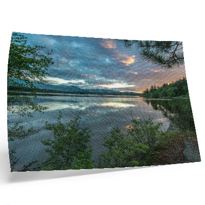 Affiche reflets du lac, ciel vert, arbres calmes