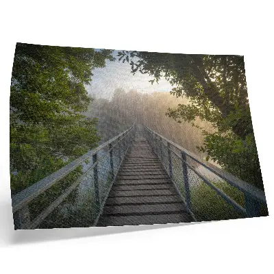 Affiche décorative pont dans le brouillard au-dessus d'une rivière dans un cadre verdoyant