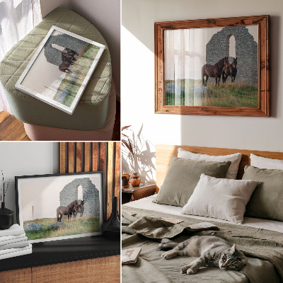 Affiche Le contraste entre les ruines et les chevaux dans la verdure
