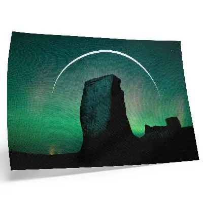 Affiche et poster représentant un ciel nocturne sur des rochers dans des tons verts à l'atmosphère cosmique