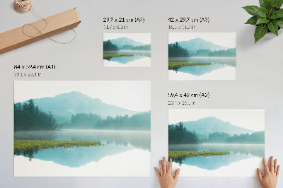 Affiche et poster Un lac paisible au milieu de montagnes verdoyantes