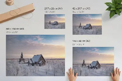 Affiche décorative représentant un paysage hivernal paisible avec une église en bois