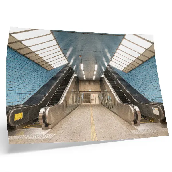 Affiche escaliers modernes en carrelage bleu avec effet de symétrie