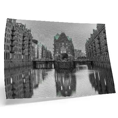 Affiche décorative canal bordé de bâtiments industriels avec reflets dans l'eau